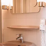 Leda Am Eck Hotel *