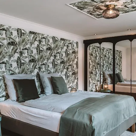 Leda Am Eck Hotell *